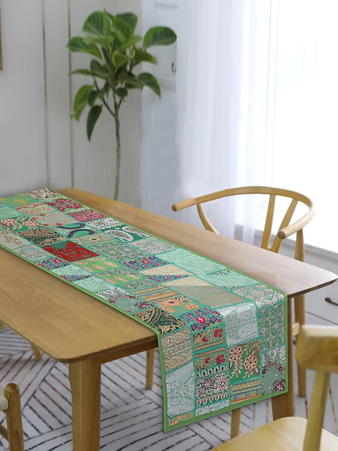 

E-Ezra Green & Red Printed Cotton Table Runner