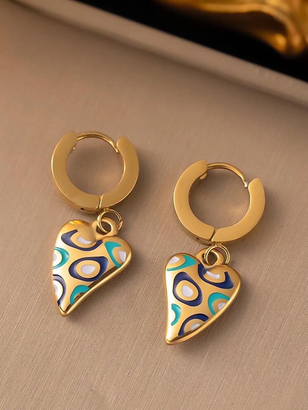 

VIEN Gold-Plated Contemporary Hoop Earrings