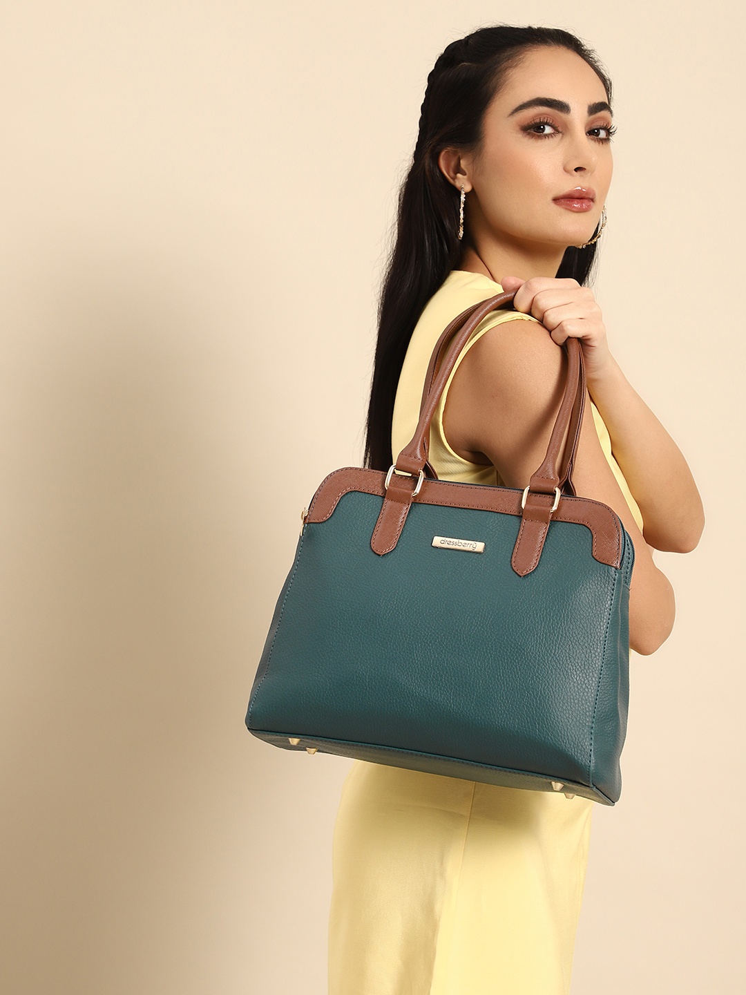 

DressBerry Structured Handheld Bag, Teal