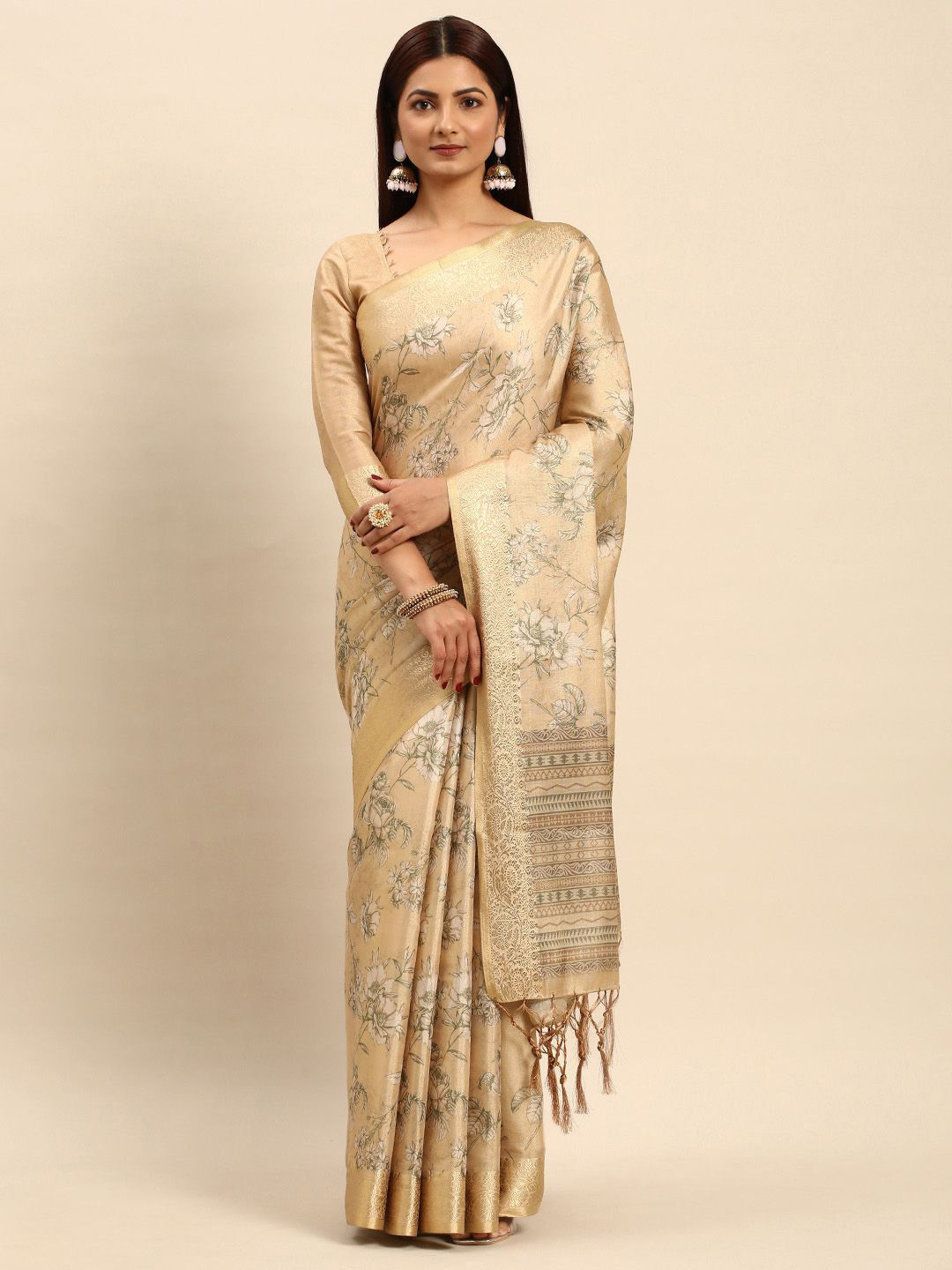 

Ishin Ethnic Motifs Zari Silk Blend Kanjeevaram Saree, Gold