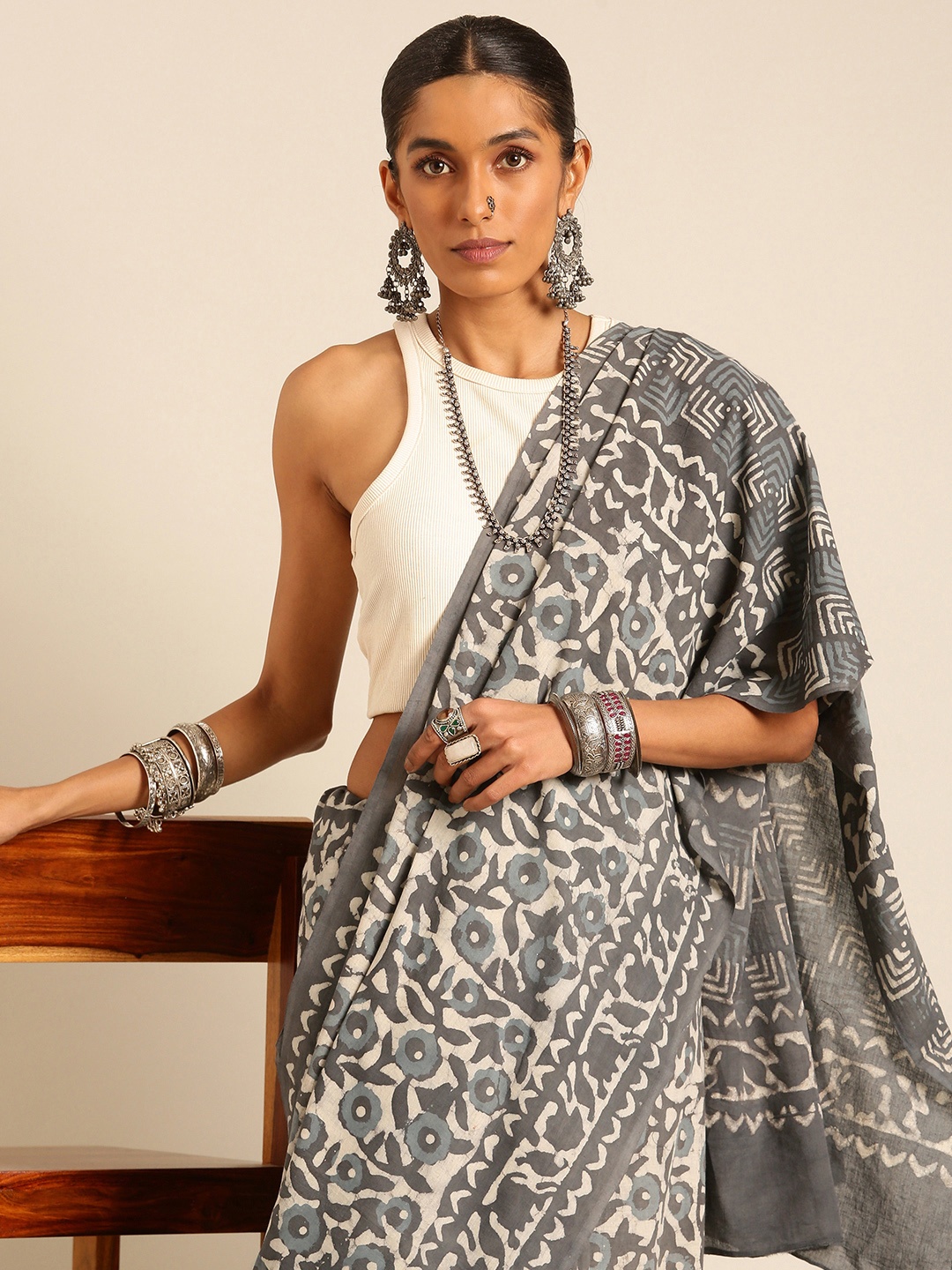 

Taavi Ethnic Motifs Pure Cotton Block Print Saree, Grey