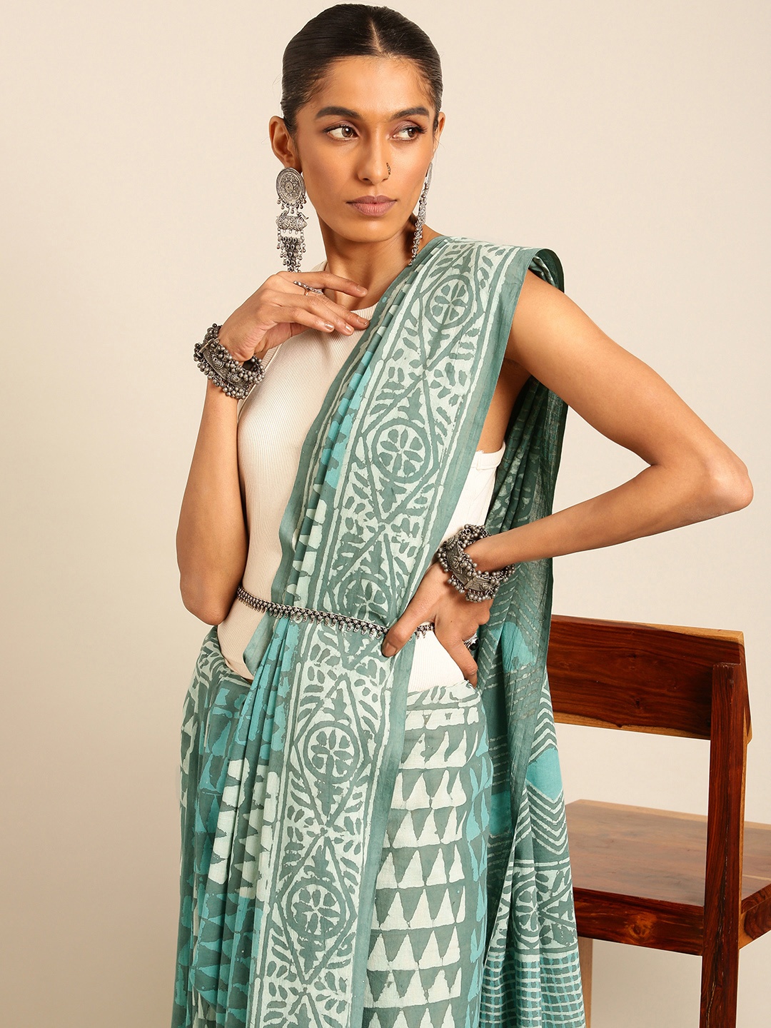 

Taavi Dabu Pure Cotton Block Print Saree, Grey