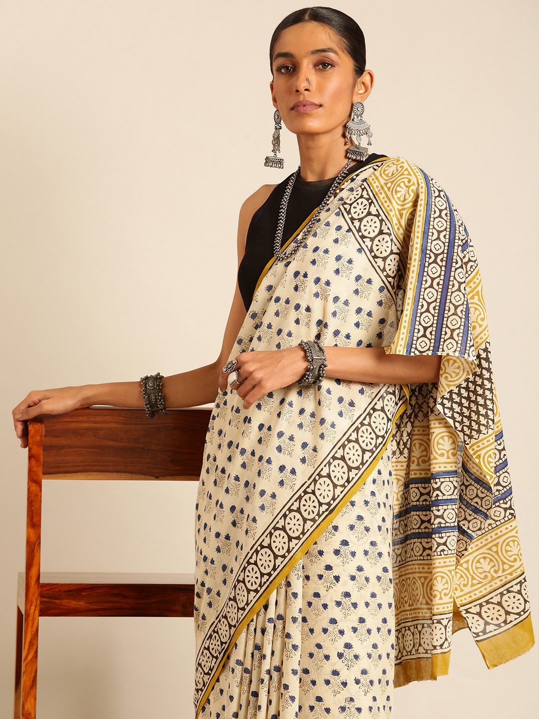 

Taavi Floral Pure Cotton Block Print Saree, Off white