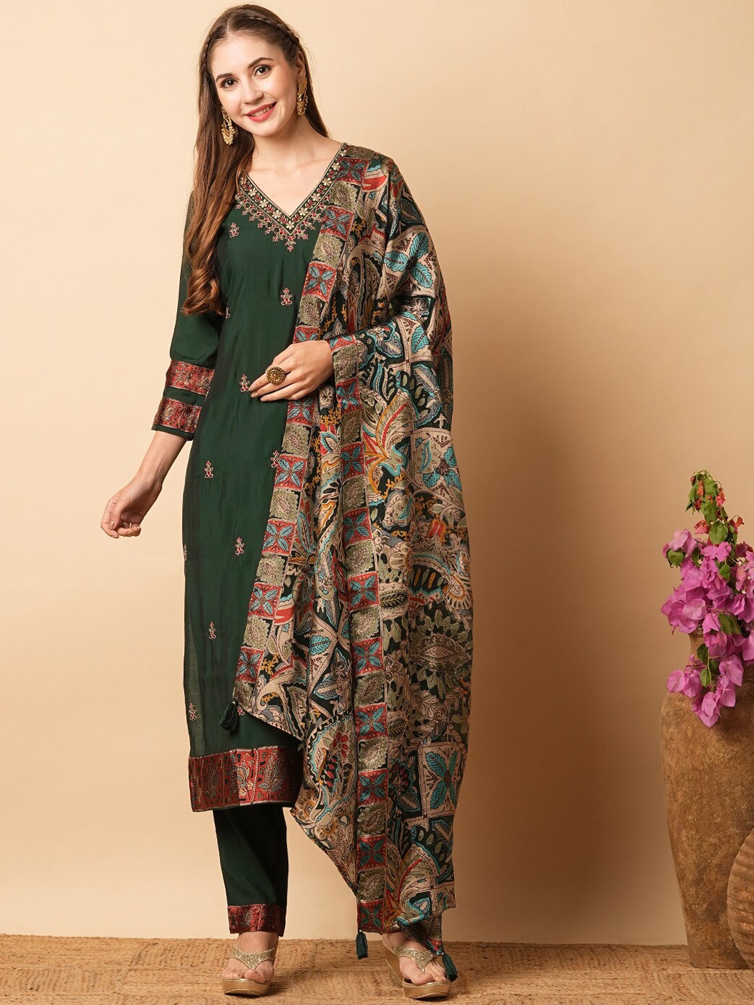 

FASHOR Floral Embroidered Straight Kurta With Trouser & Dupatta, Green