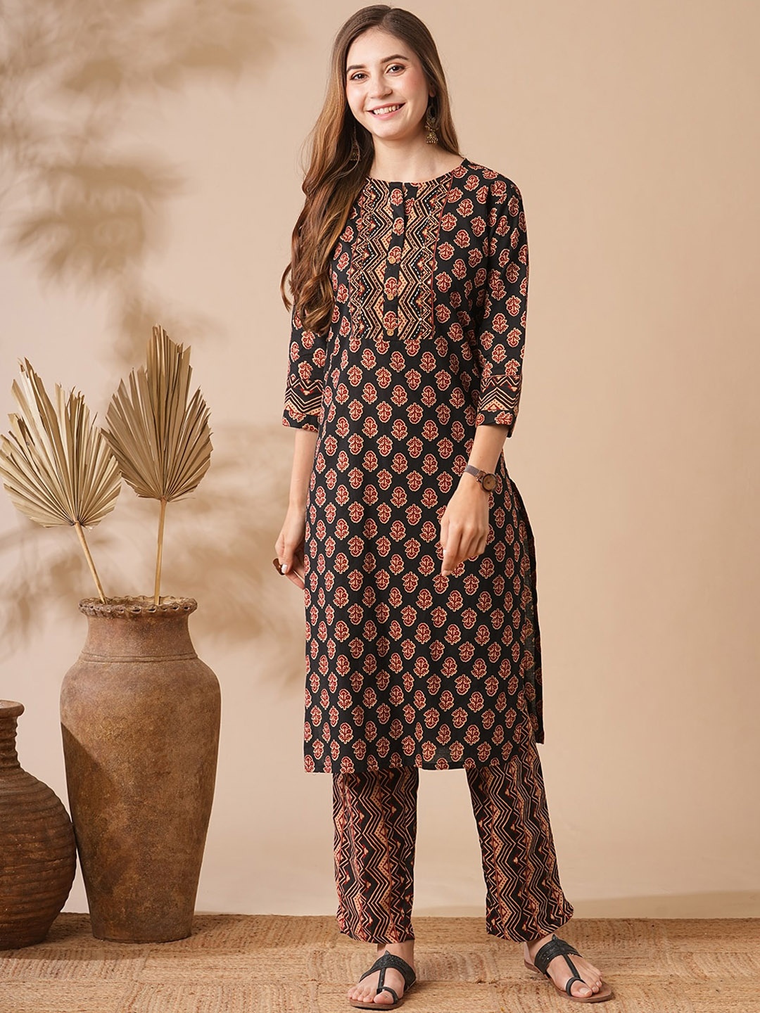 

FASHOR Ethnic Motifs Printed Sequins & Beads Embroidered Pure Cotton Kurta With Trouser, Black