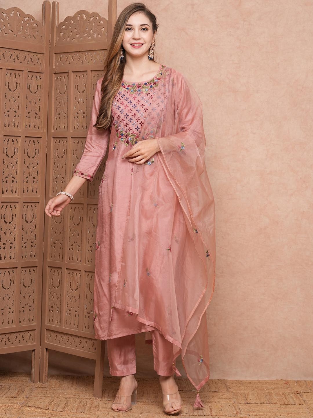 

FASHOR Ethnic Motifs Embroidered Straight Kurta With Trouser & Dupatta, Pink