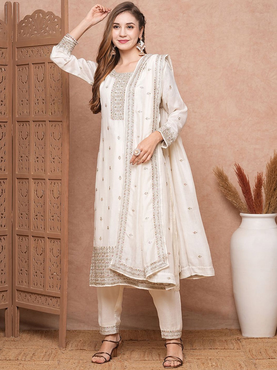 

FASHOR Floral Embroidered Silk Crepe Straight Kurta with Trousers & Dupatta, White