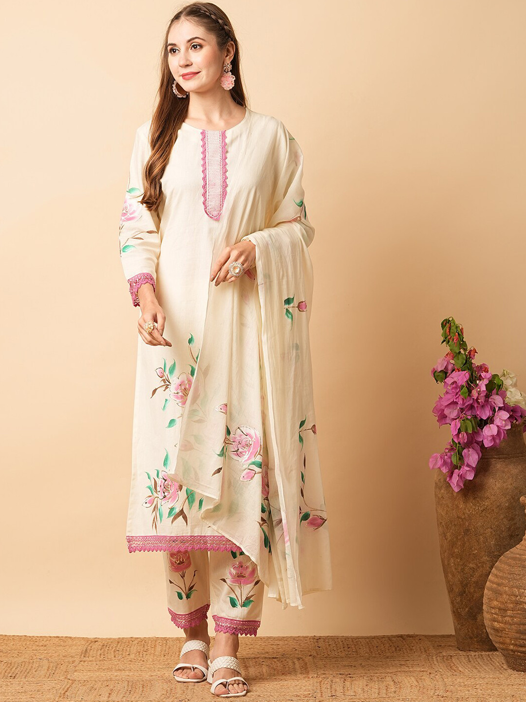 

FASHOR Floral Printed Round Neck Three-Quarter Sleeves Pure Cotton Kurta Set, Off white