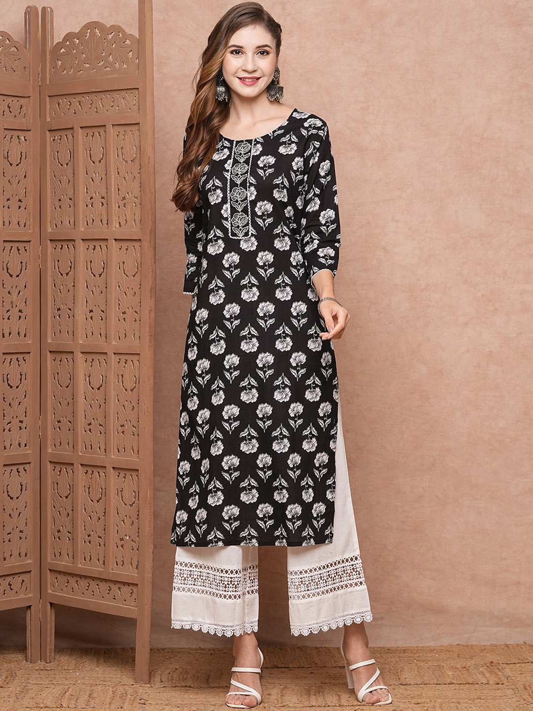 

FASHOR Ethnic Motifs Printed Round Neck Three-Quarter Sleeves Straight Kurta, Black