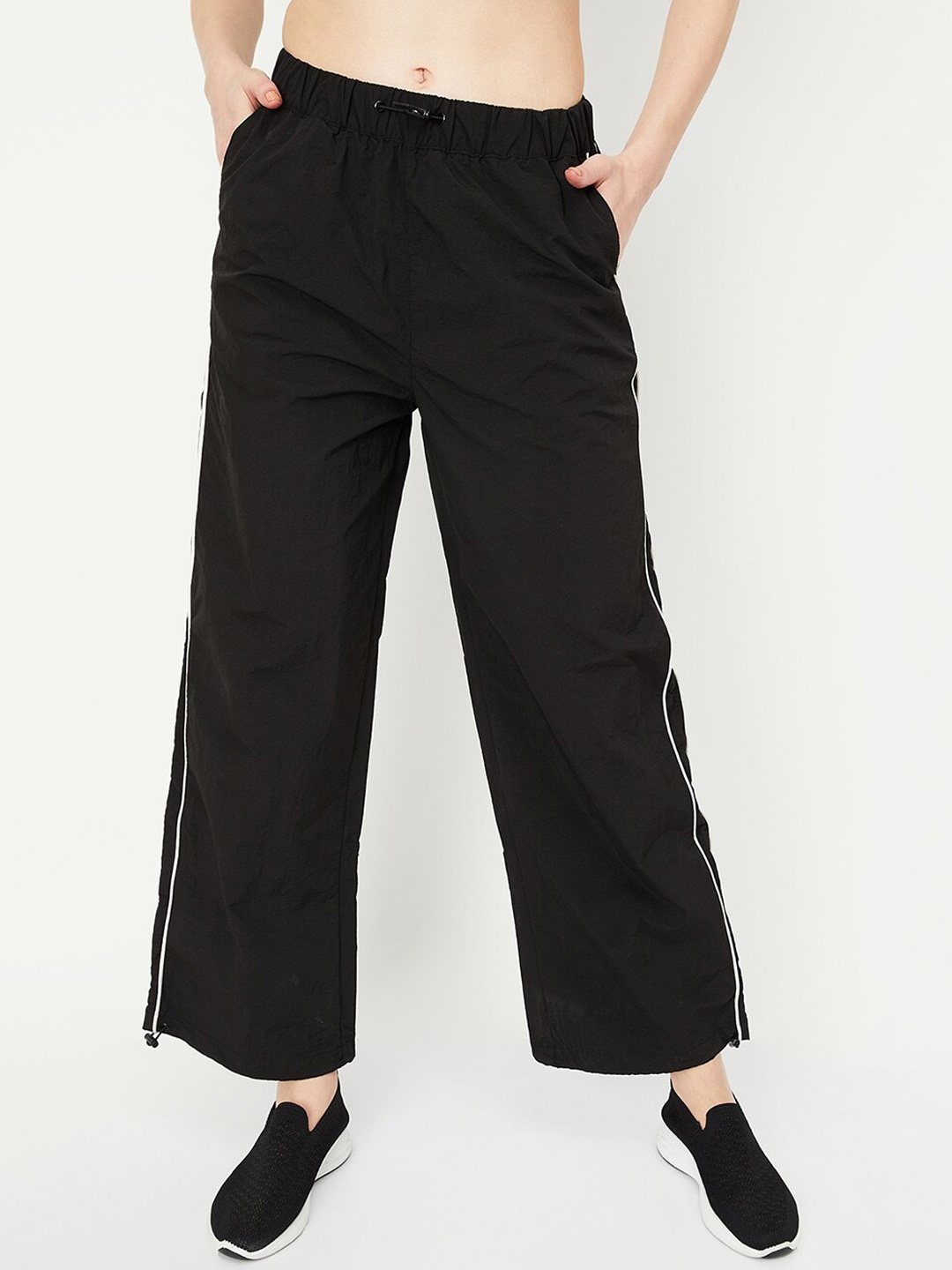 

max Women Mid Rise Track Pants, Black