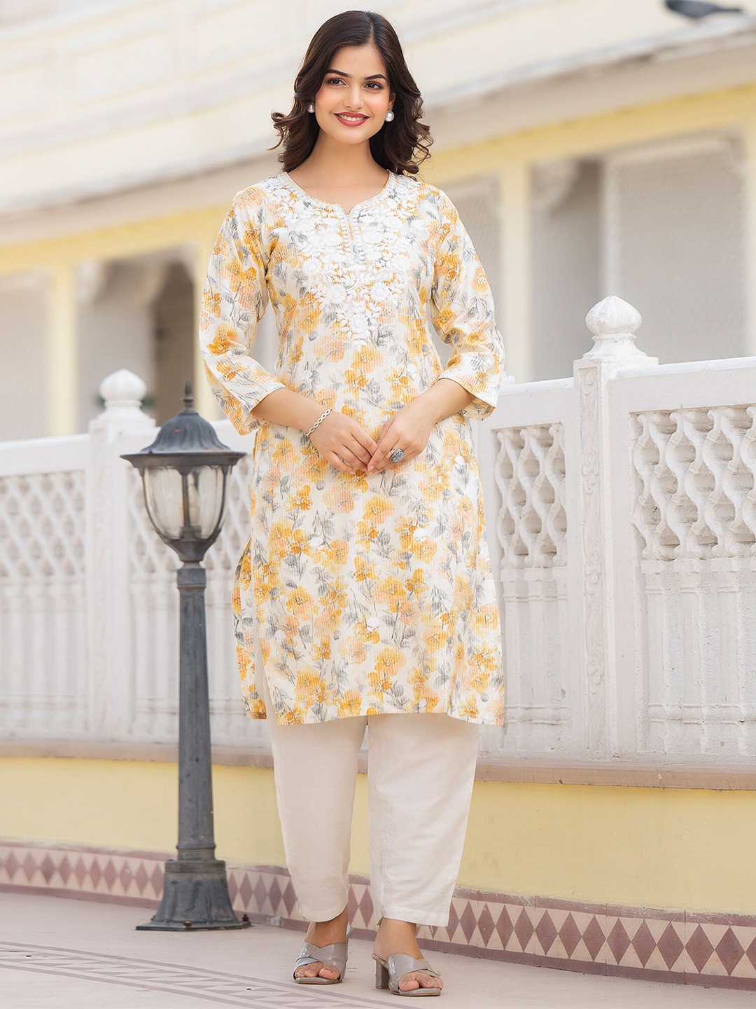 

Peachmode Floral Printed Floral Kurta, Mustard