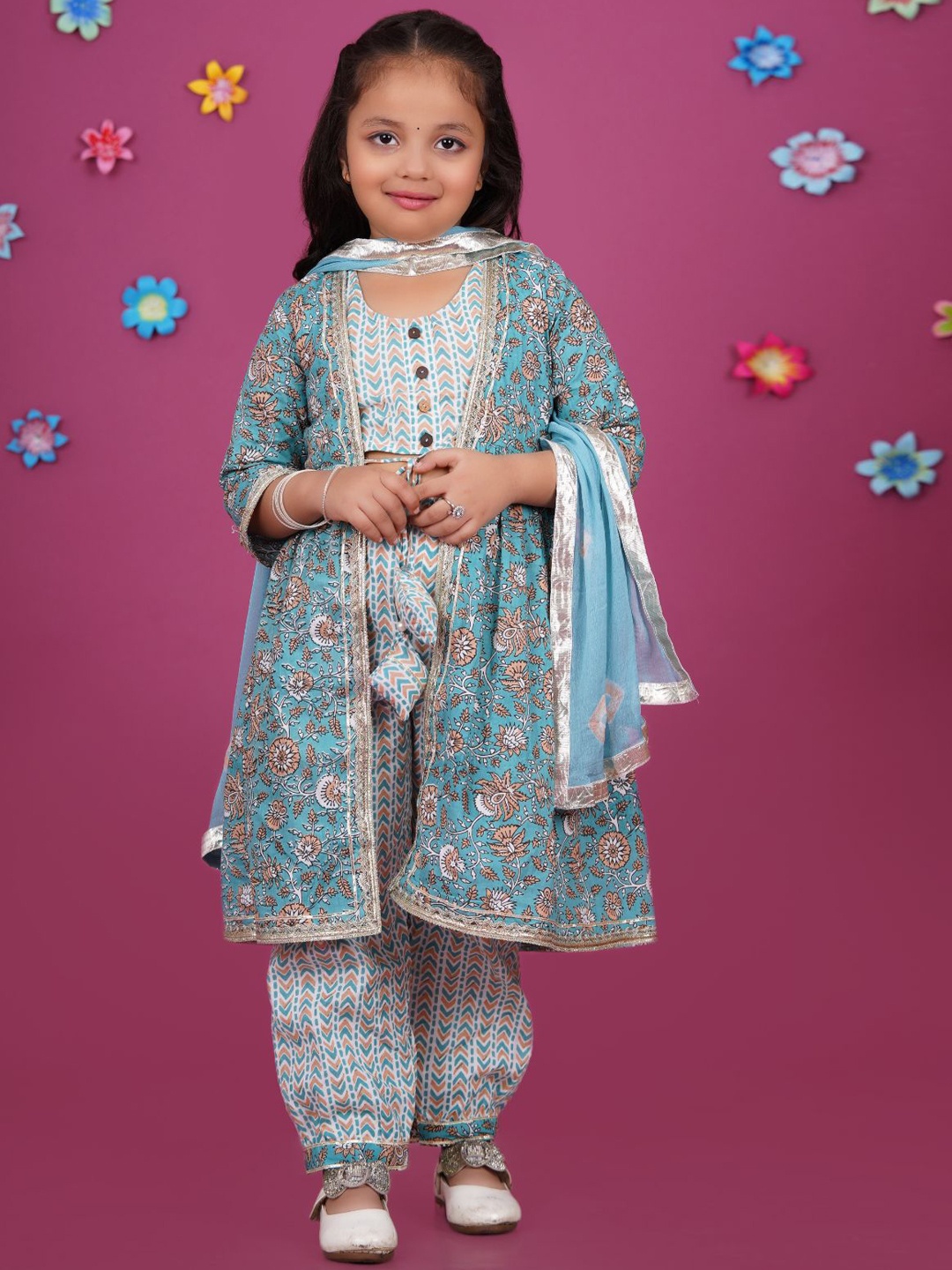 

Stuffie Land Girls Printed Pure Cotton Cropped Top With Trousers, Shrug & Dupatta, Blue