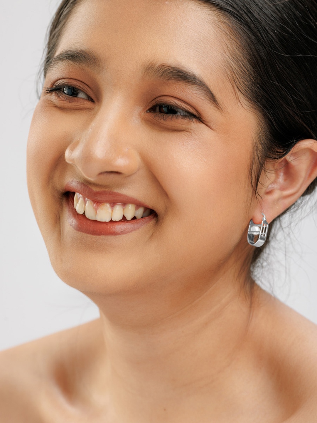 

Trisu 925 Sterling Silver Rhodium-Plated Pearls Beaded Contemporary Hoop Earrings