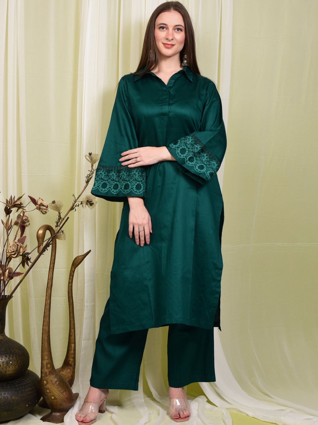 

Laalzari Shirt Collar Bell Sleeves Cotton Tunic with Trousers, Green