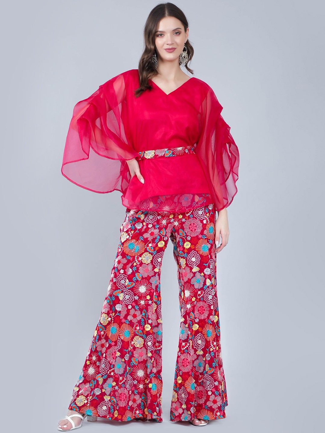 

Laalzari V-Neck Crop Top With Embroidered Palazzo & Belt, Pink
