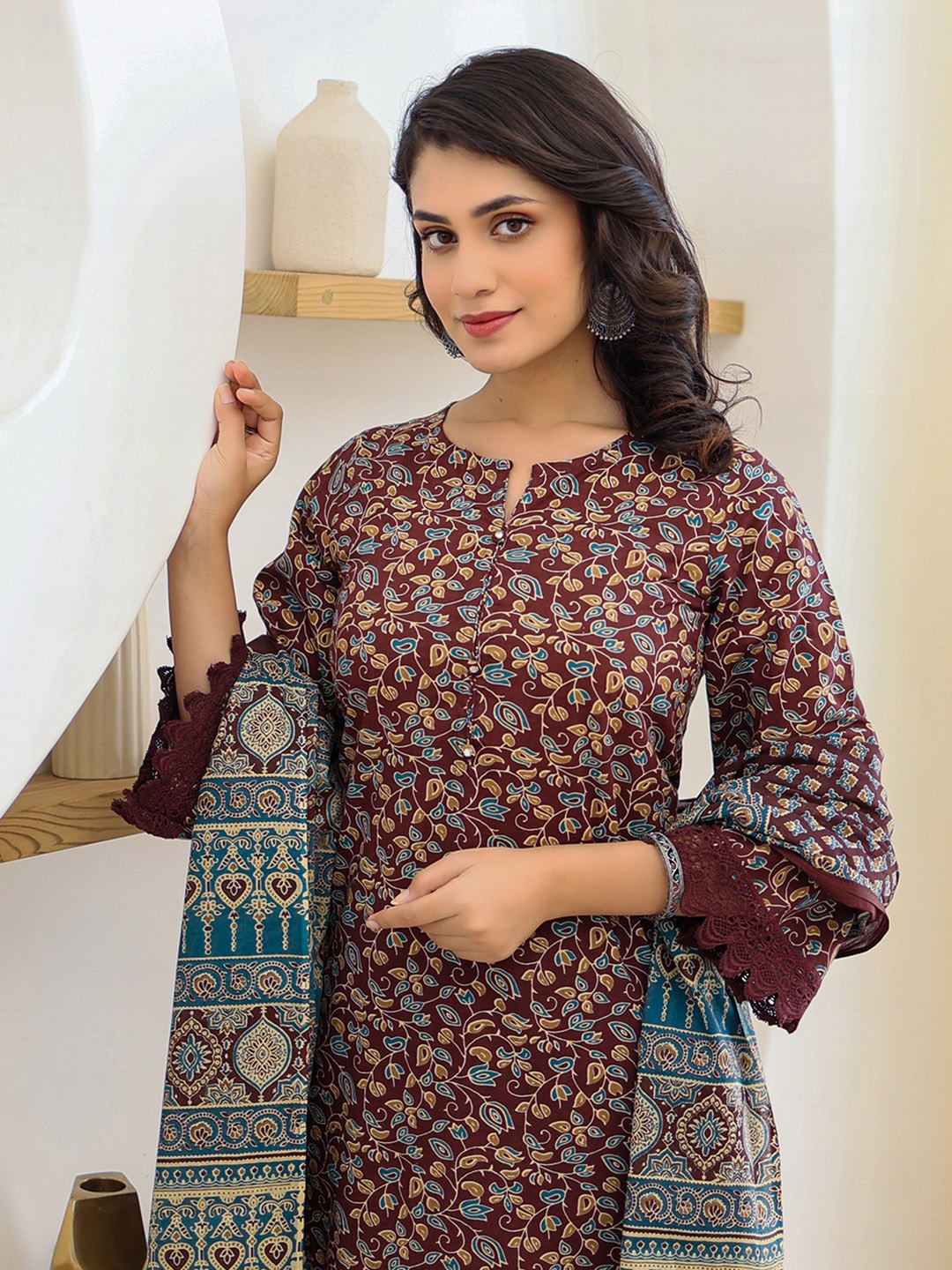 

Yufta Floral Printed Regular Pure Cotton Kurta with Trousers & With Dupatta, Maroon