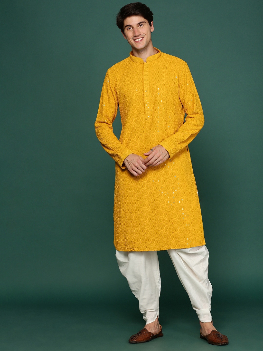 

Sangria Geometric Sequinned Embroidered Mandarin Collar Cotton Straight Kurta, Mustard