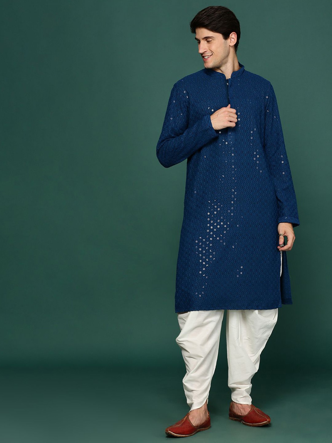 

Sangria Embroidered Cotton Straight Kurta, Blue