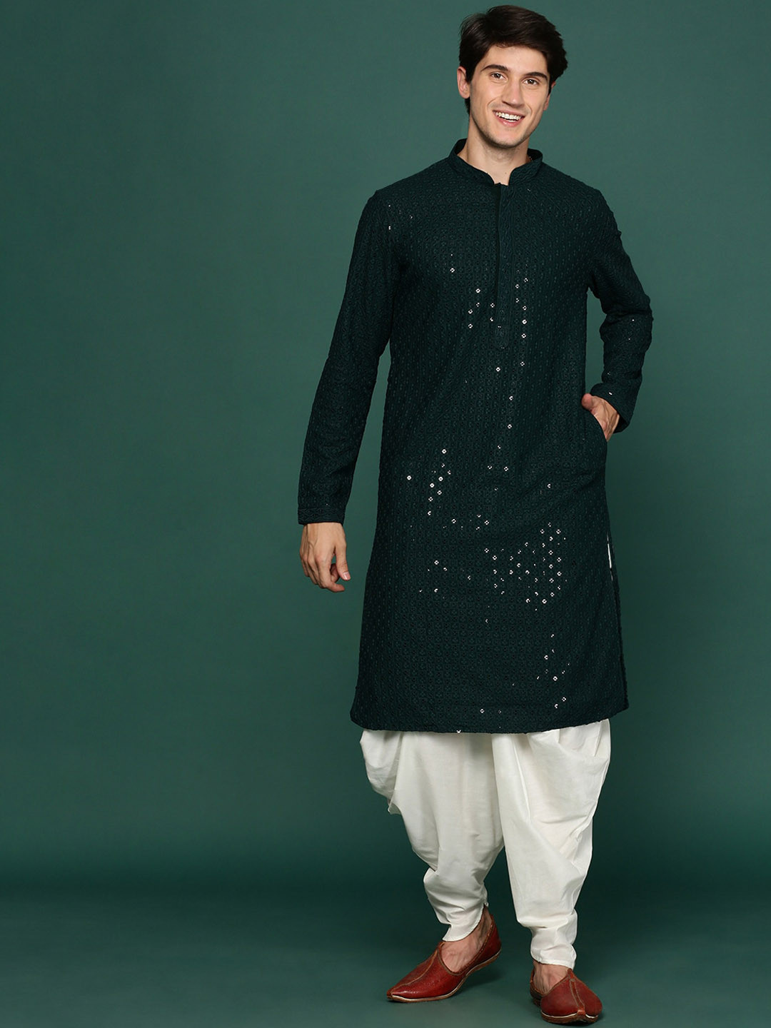 

Sangria Embroidered Cotton Straight Kurta, Green
