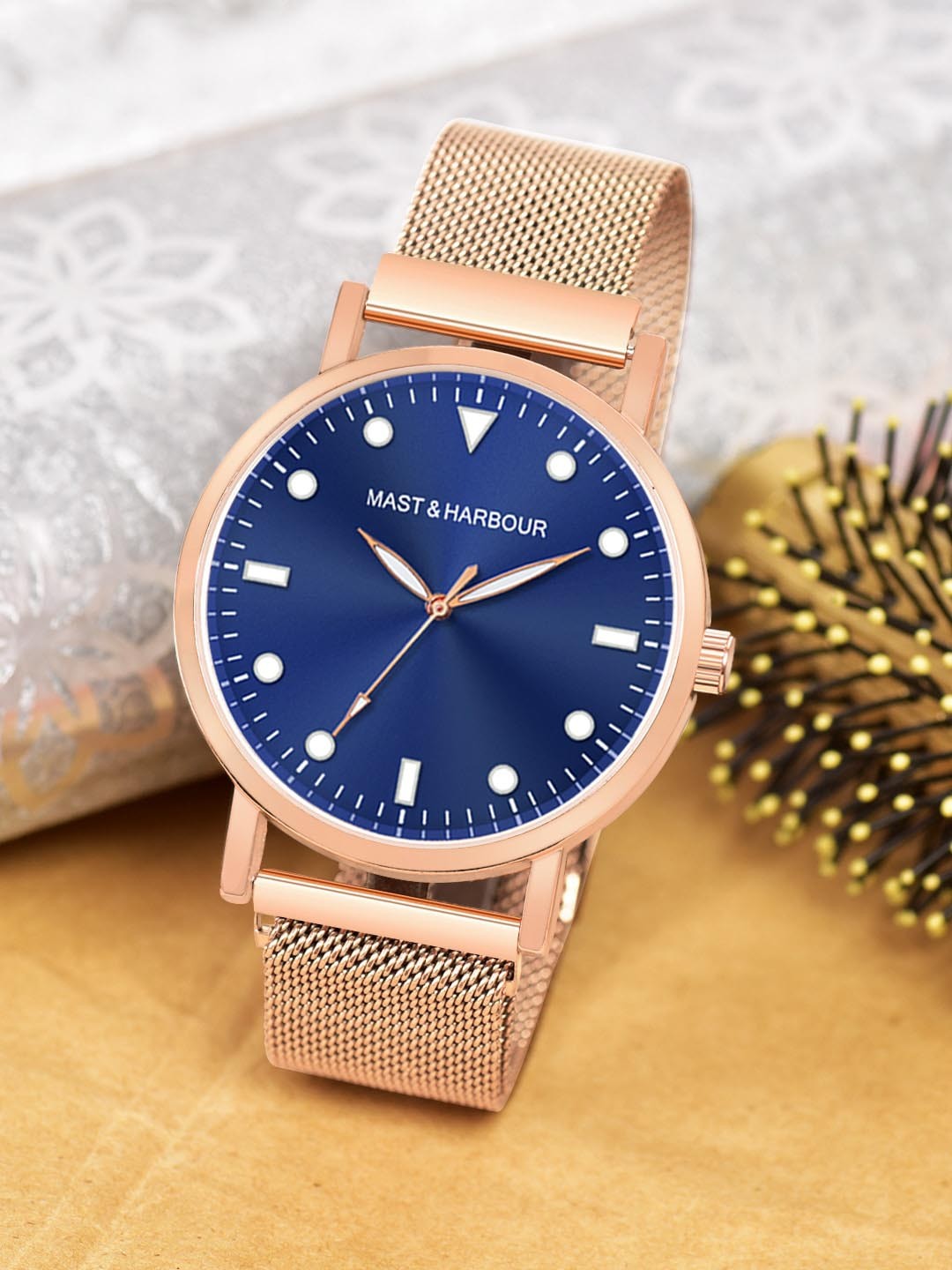 

Mast & Harbour Blue Men Embellished Bracelet Style Straps Analogue Watch HOBMH-243G-RG, Rose gold