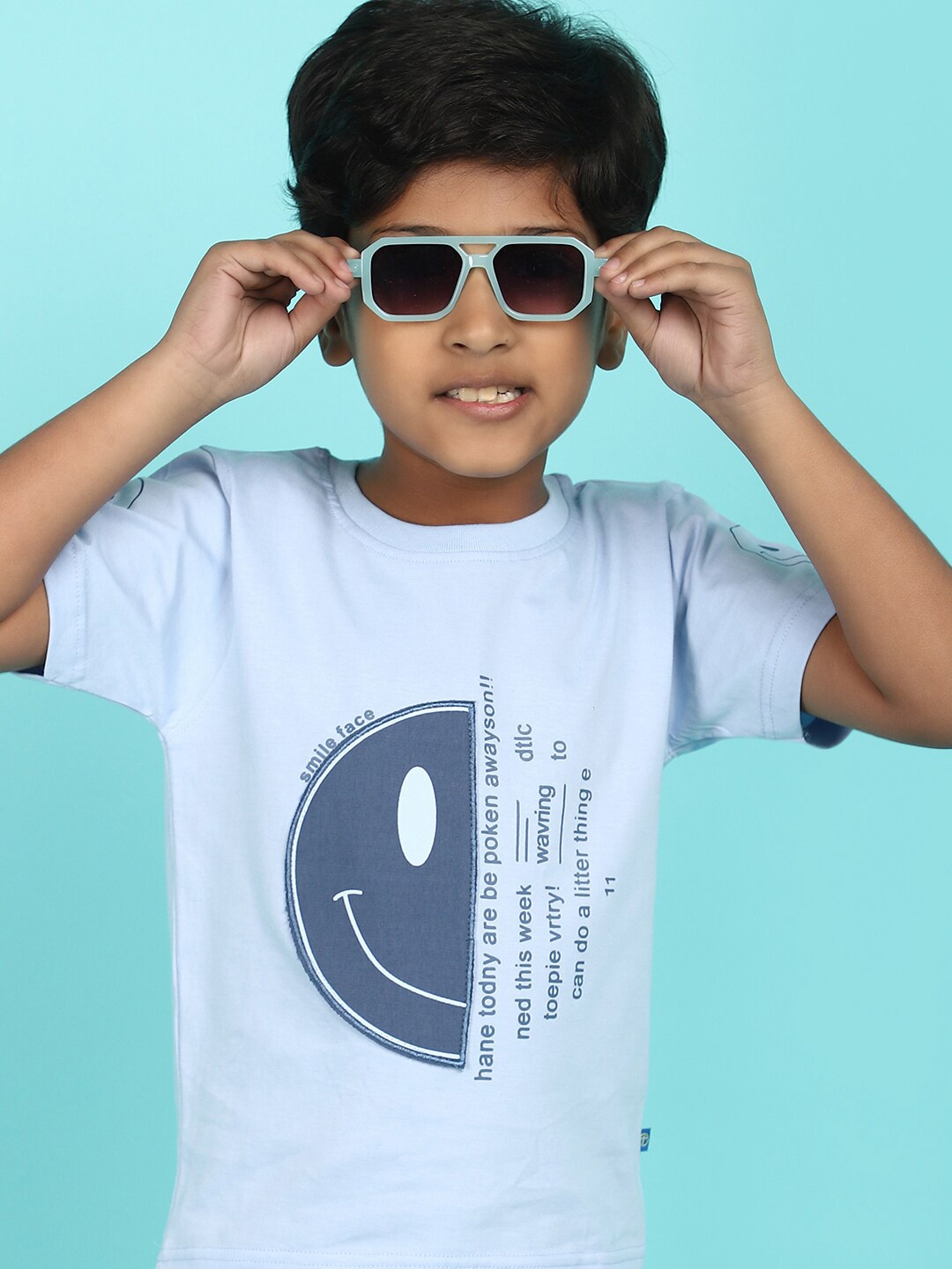

V-Mart Boys Printed T-shirt with Shorts, Blue