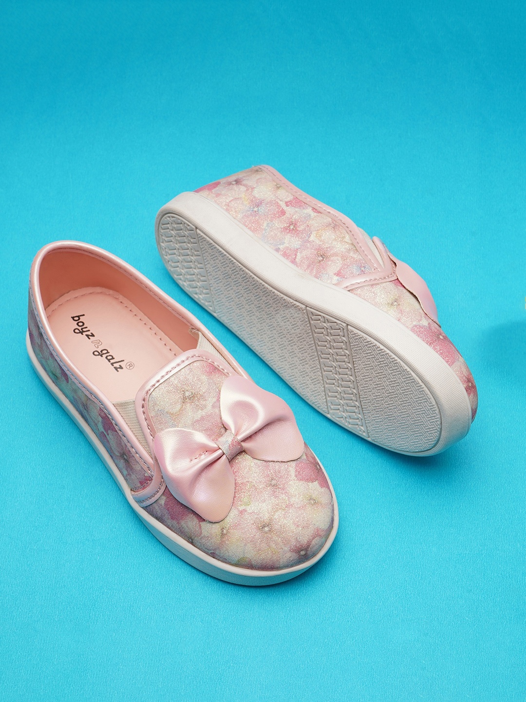 

BOYZ N GALZ Girls Printed Bow Detailed Slip On Sneakers, Pink