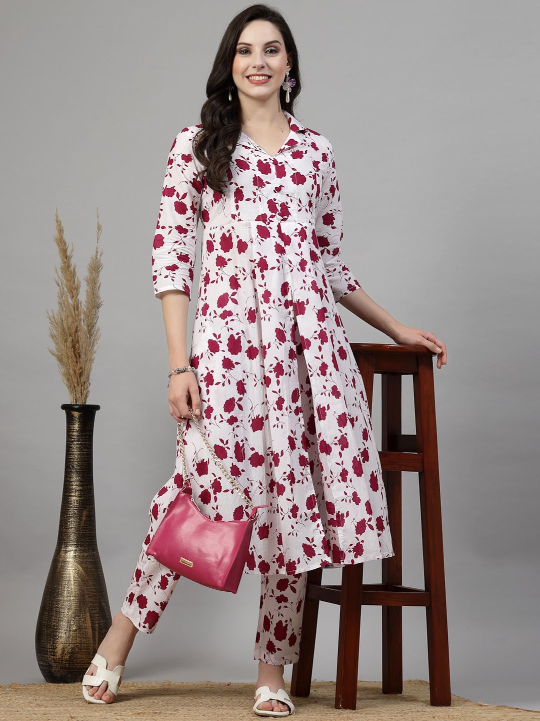 

SkyaSia Floral Printed Regular Pure Cotton Kurta with Trousers, Pink