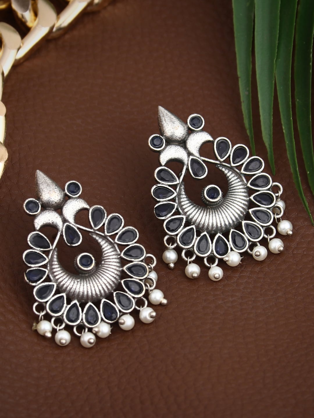 

Anvik Silver-Plated Oxidised Contemporary Chandbalis