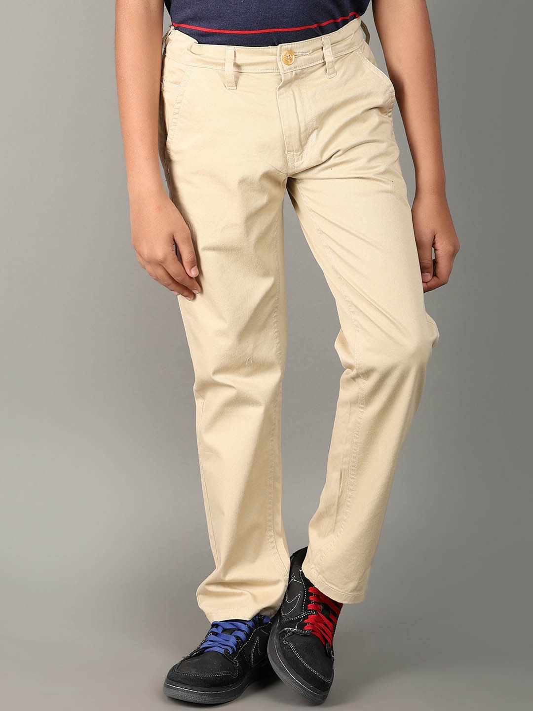 

V-Mart Boys Twill Weave Mid-Rise Cotton Chinos Trousers, Beige