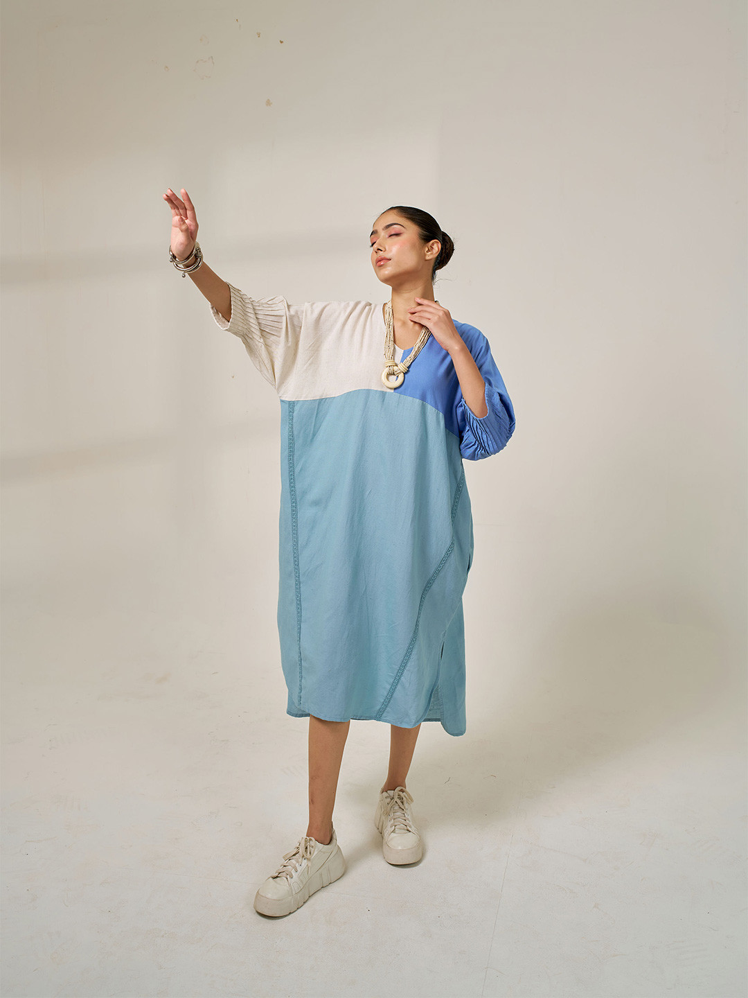 

Alaya By Stage3 V-Neck Extended Sleeves Colourblocked Cotton A-Line Dress, Blue