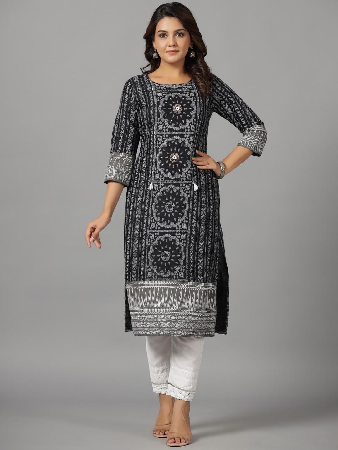 

Juniper Ethnic Motifs Printed Round Neck Straight Kurta, Black