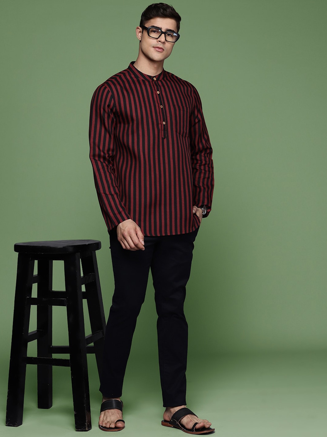 

Inddus Striped Mandarin Collar Straight Kurta, Maroon