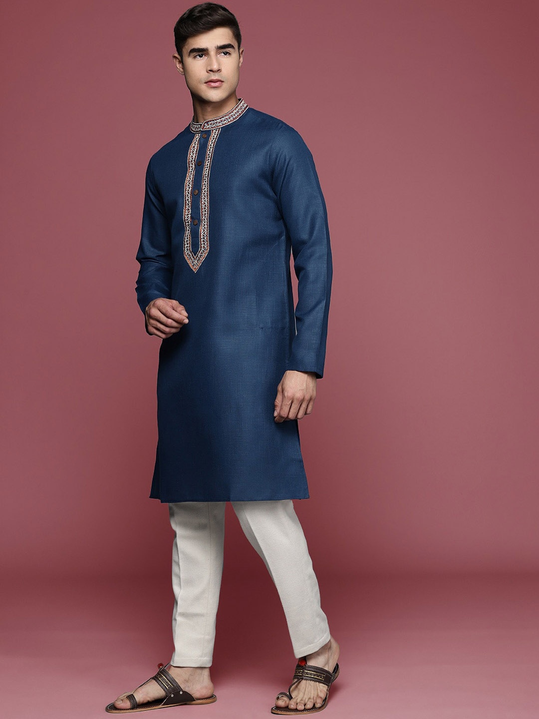 

Inddus Mandarin Collar Yoke Design Straight Kurta, Navy blue