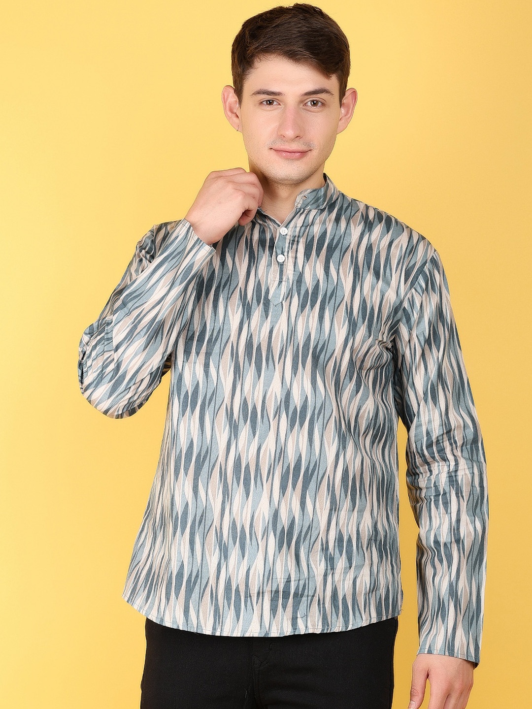 

V-Mart Abstract Printed Cotton Mandarin Collar Kurta, Blue