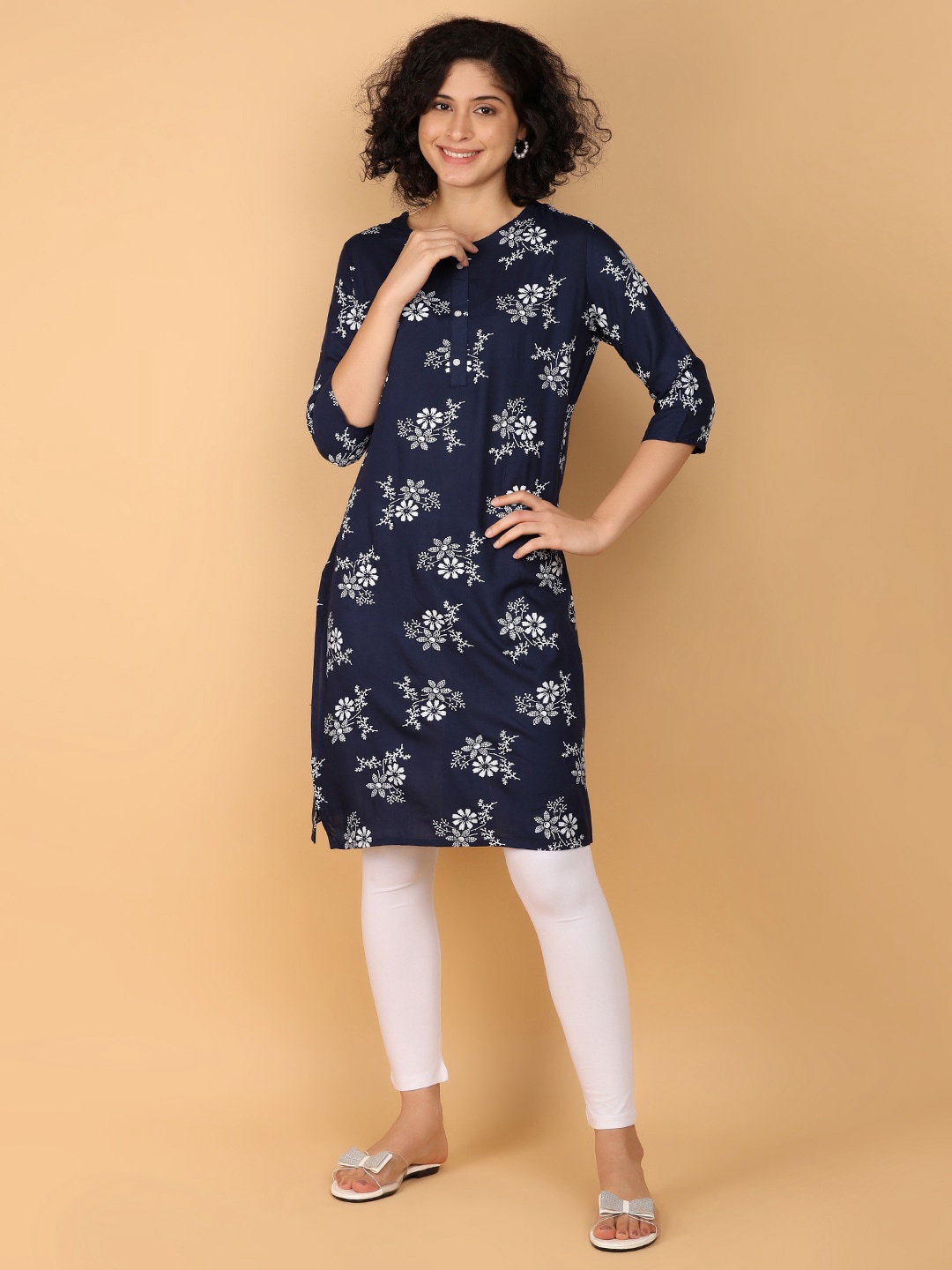 

V-Mart Floral Printed Round Neck Straight A-Line Kurta, Blue