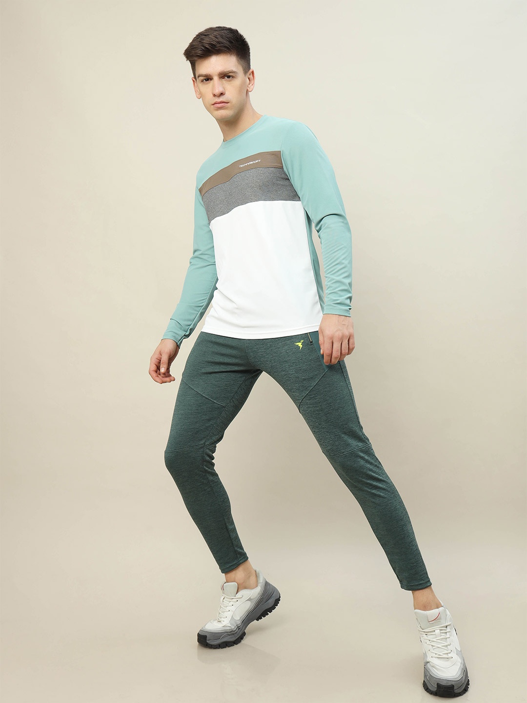 

Technosport Colourblocked Crew Neck Long Sleeves MATPIQ & Rapid-Dry Slim Fit T-shirt, Green