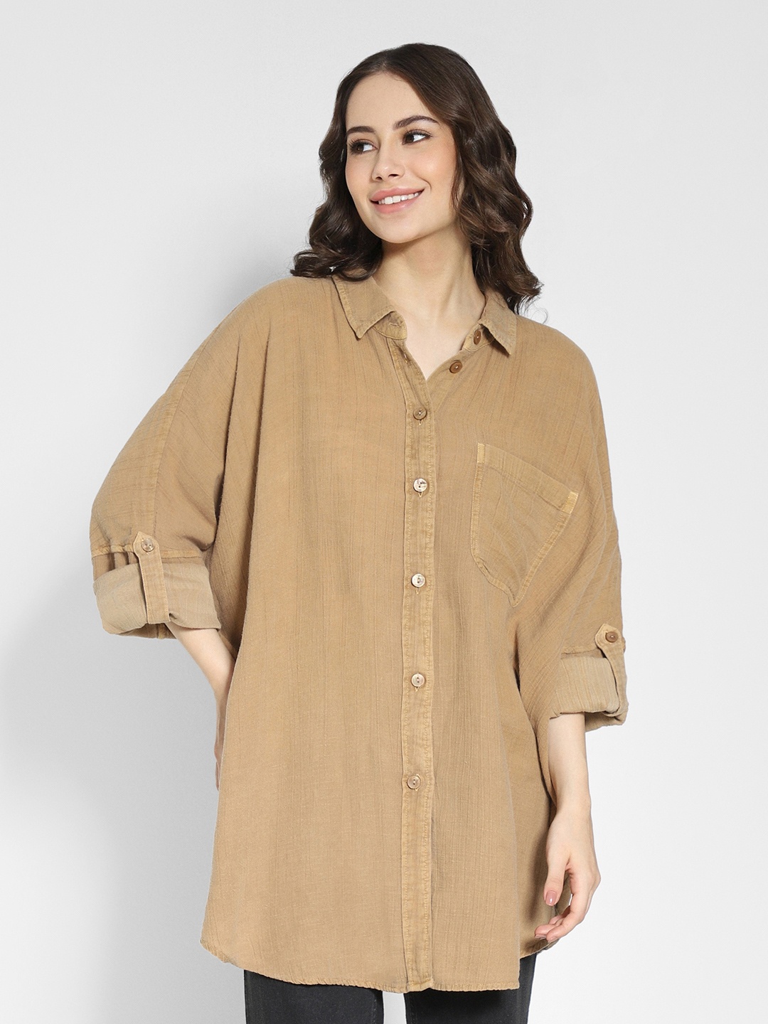 

AMERICAN EAGLE OUTFITTERS Spread Collar Roll-Up Sleeves Cotton Oversized Shirt, Brown