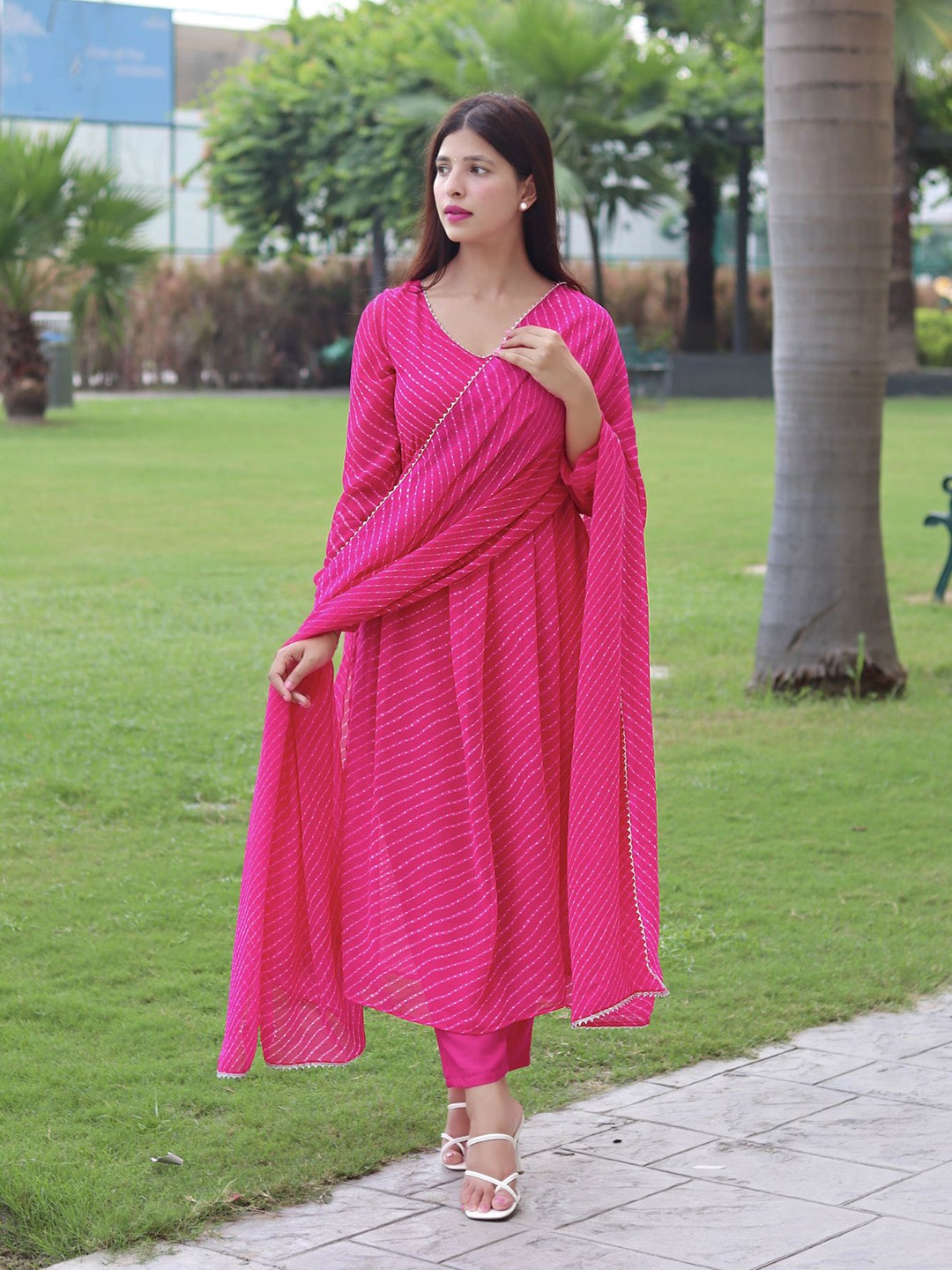 

KALINI Women Leheriya Printed Regular Kurta with Trousers & With Dupatta, Pink