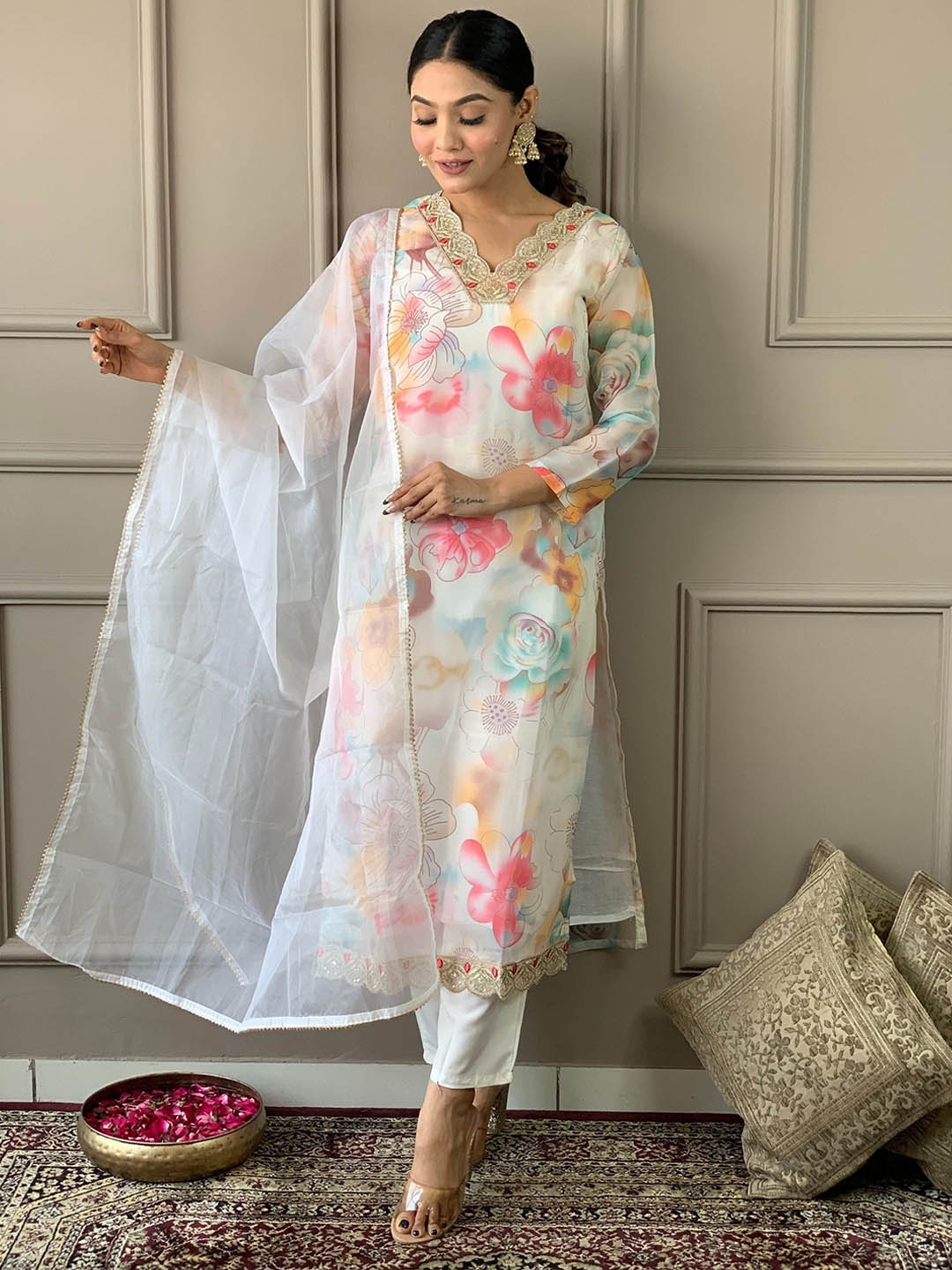 

NIZA FASHION Floral Embroidered Regular Thread Work Kurta with Trousers & Dupatta, Cream