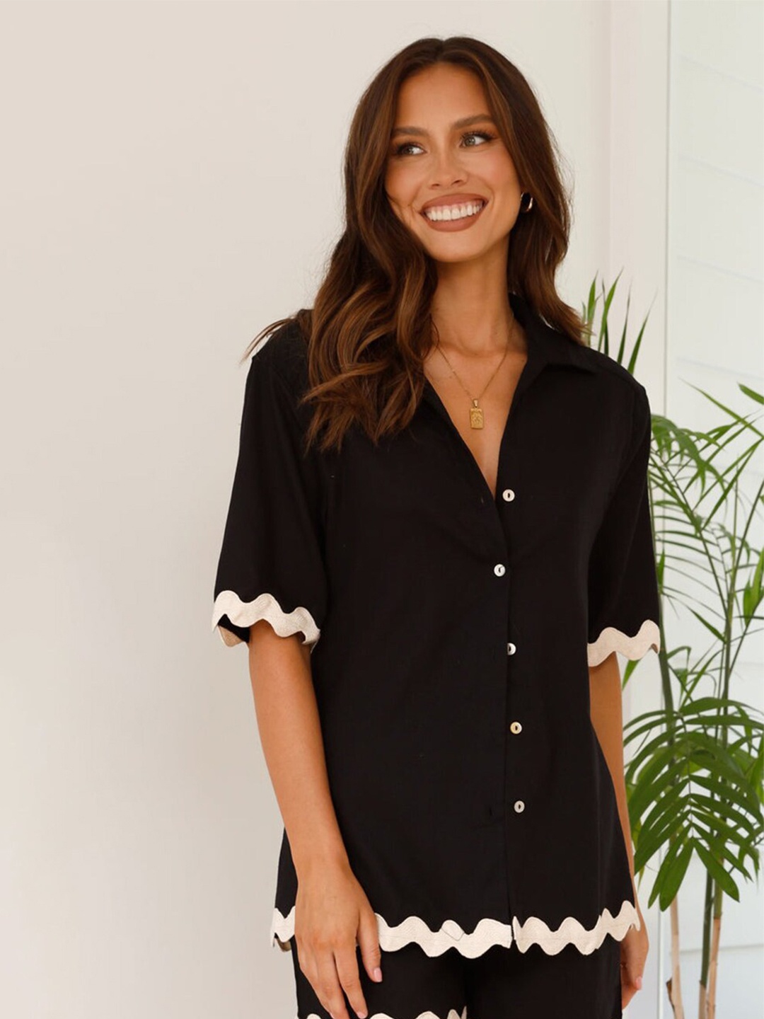 

RARE Spread Collar Casual Shirt, Black