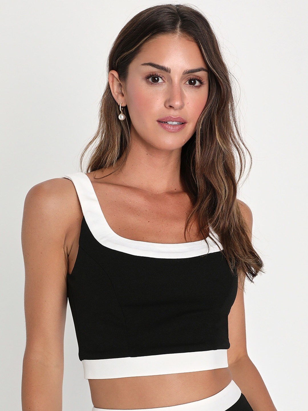 

RARE Square Neck Sleeveless Fitted Crop Top, Black