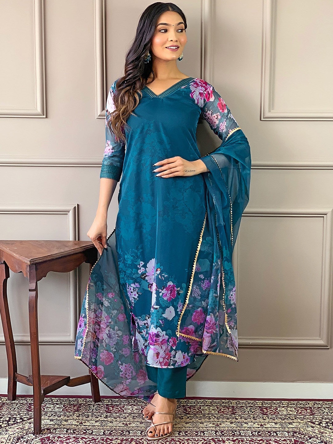 

Momina Fashion Floral Printed Regular Gotta Patti Pure Silk Kurta with Trousers & Dupatta, Turquoise blue