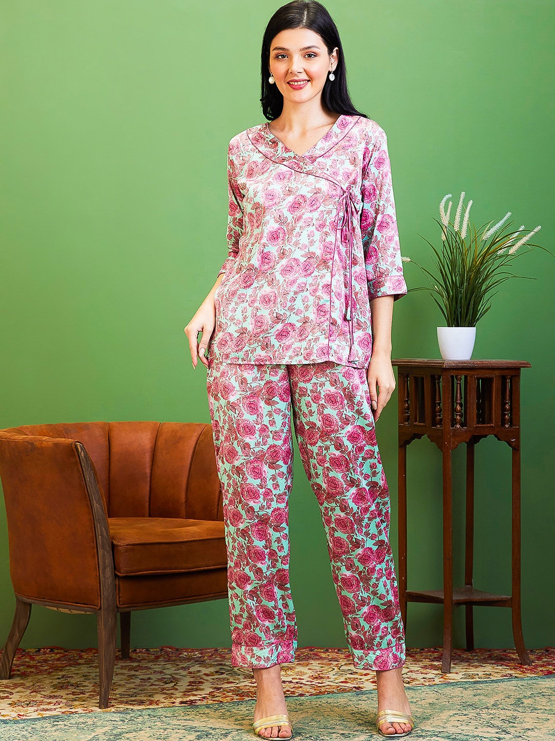

AV2 Floral Printed V-Neck Top With Trousers, Green