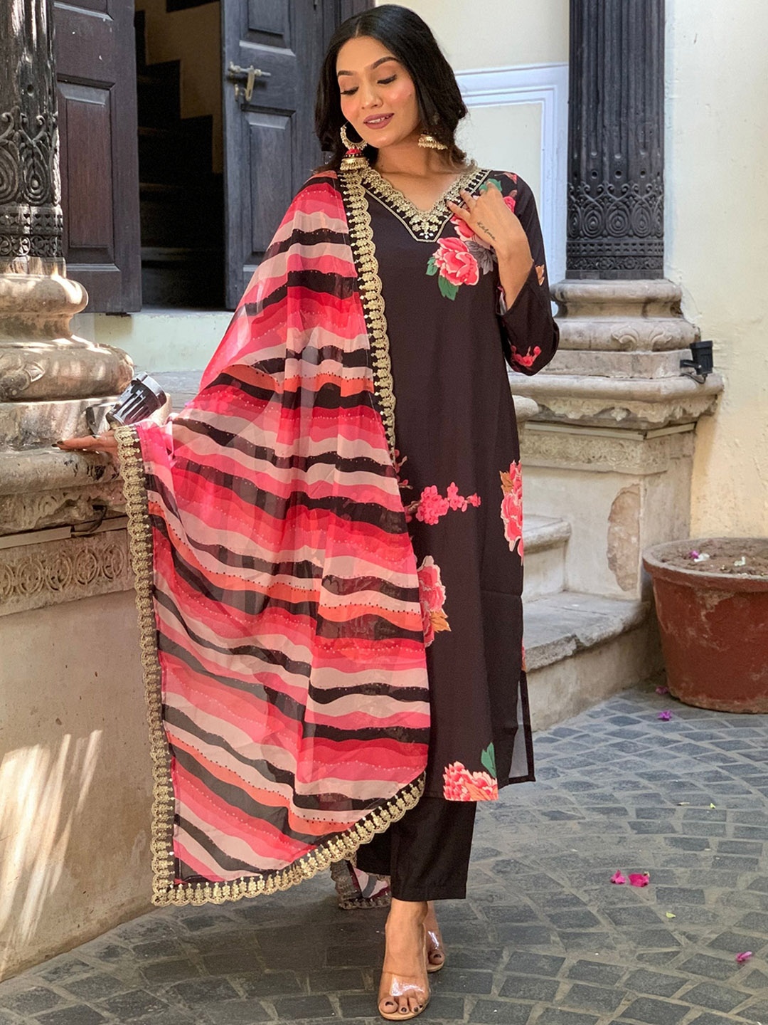 

KALINI Floral Embroidered Regular Thread Work Pure Silk Kurta With Trouser & Dupatta, Black