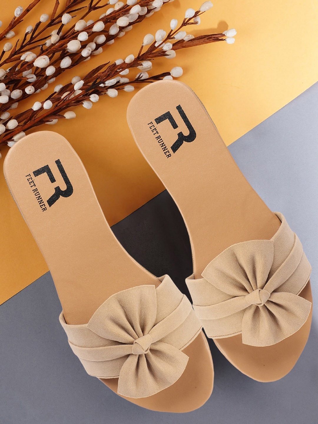 

FEET RUNNER Bow Detailed Open Toe Flats, Beige