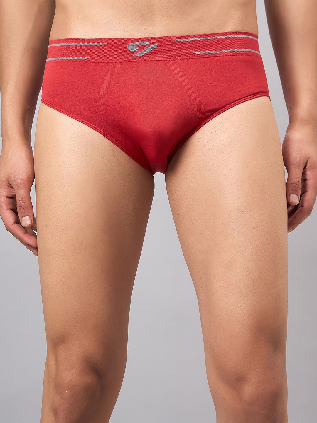 

C9 AIRWEAR Seamless Mid Rise Basic Briefs, Red