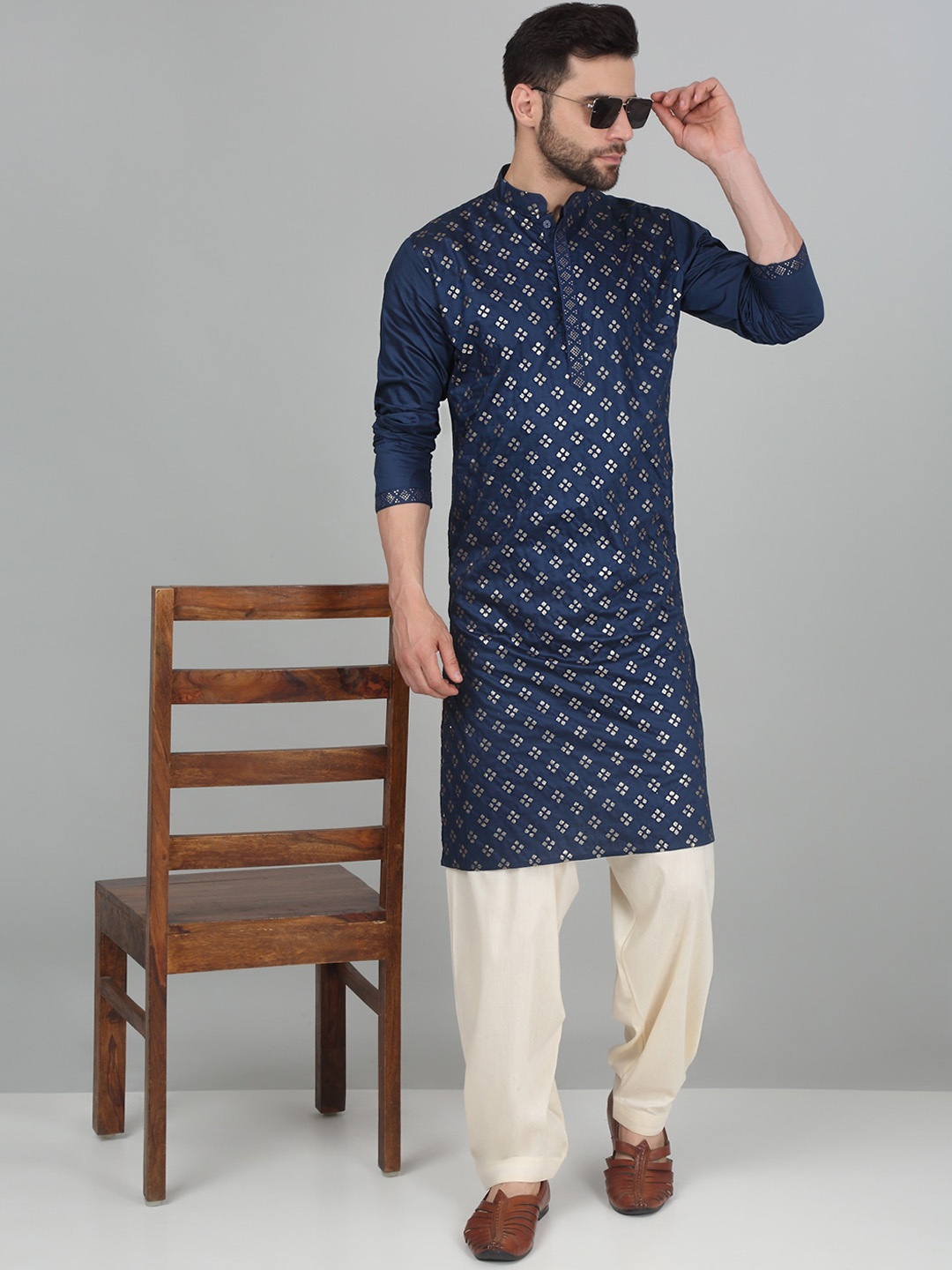 

KRAFT INDIA Geometric Embroidered Mandarin Collar Long Sleeves Straight Kurta, Blue