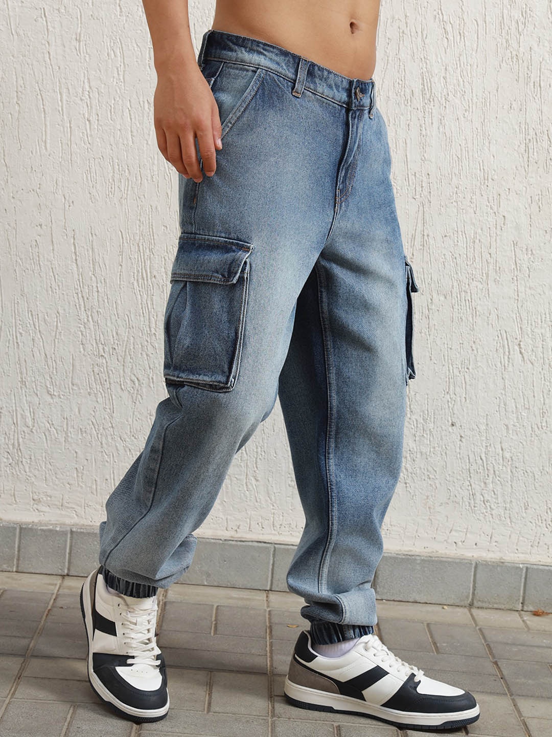 

Hubberholme Men Relaxed Fit Cargo Styles Light Fade Jogger Jeans, Blue