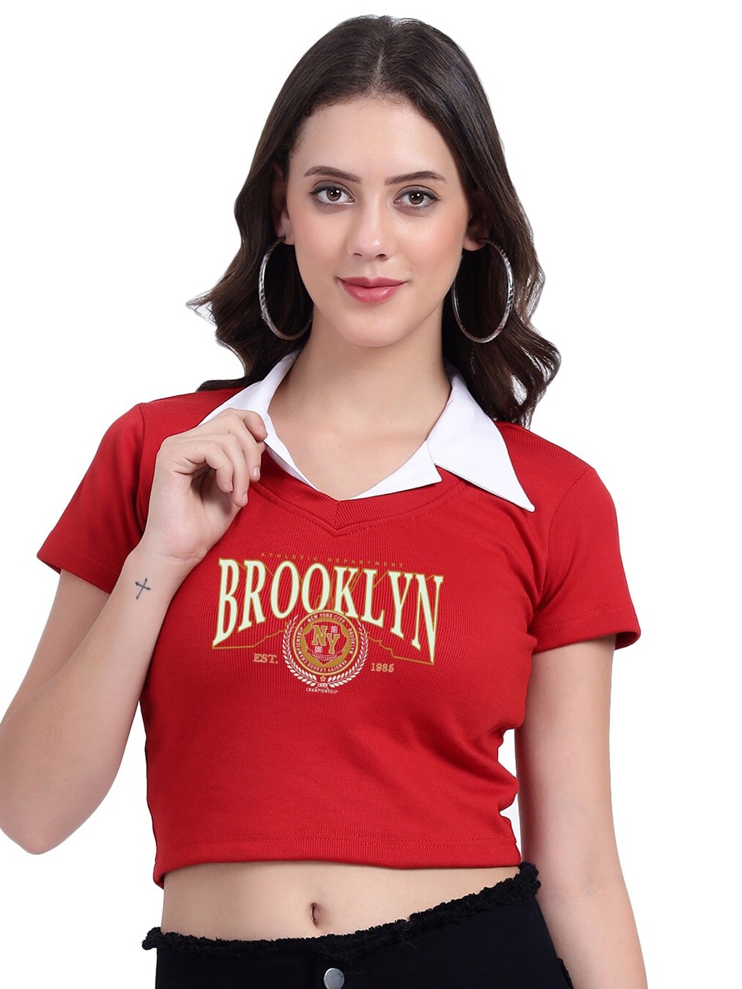 

TABADTOD Shirt Collar Short Sleeves Typographic Printed Crop Top, Red