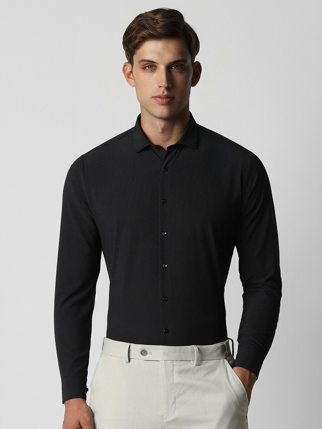 

Van Heusen Slim Fit Spread Collar Long Sleeves Formal Shirt, Black